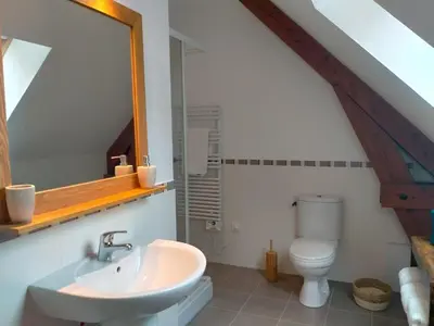 Salle de bains dans l'établissement Le Gîte du Haras d'Havetot