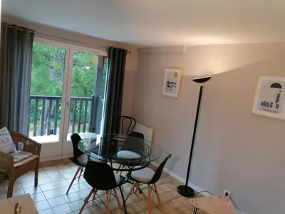 Coin salon dans l'établissement #Bel appartement cosy Clos Mathilde !