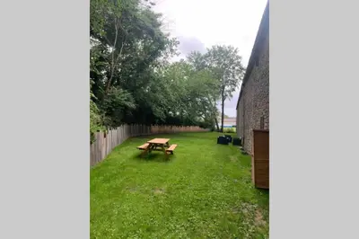 Jardin de l'établissement Le kocon, dans un écrin, le calme à la mer