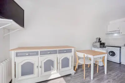 Cuisine ou kitchenette dans l'établissement Le Petit Normand - Studio avec jardin à 500 m de la plage