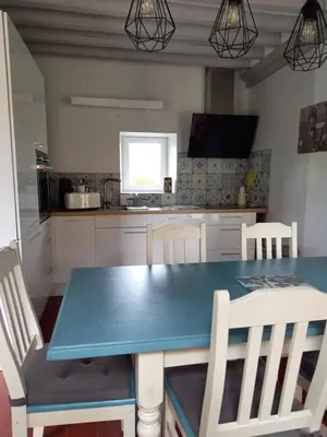 Cuisine ou kitchenette dans l'établissement Gîte proche de la Pointe du Hoc CRICQUEVILLE EN BESSIN