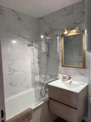 Salle de bains dans l'établissement Plage Cabourg 5bis