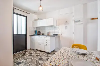 Cuisine ou kitchenette dans l'établissement Le petit Studio proche gare