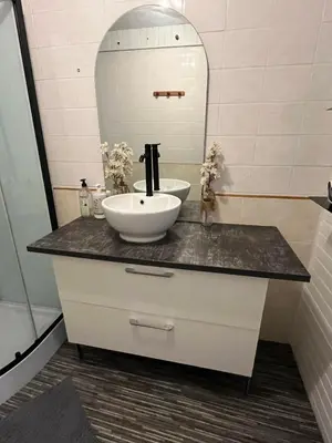 Salle de bains dans l'établissement Gîte le parc Michel