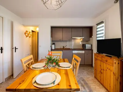 Cuisine ou kitchenette dans l'établissement Apartment La Côte Fleurie-6 by Interhome