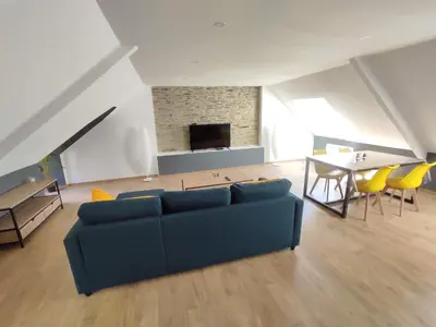Coin salon dans l'établissement Appartement 5 Cherbourg centre avec NETFLIX et WIFI