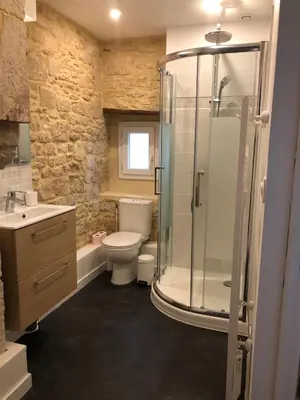Salle de bains dans l'établissement Maison de pêcheur de 1820 au cœur du bourg - 3 étoiles