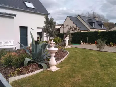 Jardin de l'établissement 6bis rue de la boussaquiere st broladre