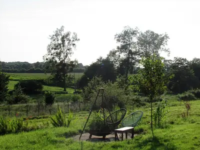 Jardin de l'établissement L'Oisiveraie - Ecolieu dans le bocage normand