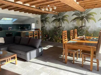 Coin salon dans l'établissement Charmante maison à deux pas de la mer