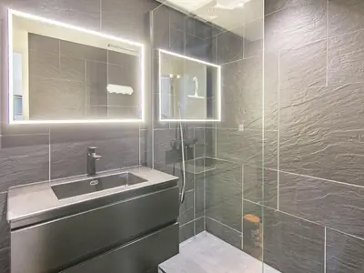 Salle de bains dans l'établissement Apartment Le point du jour 1 by Interhome