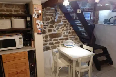 Cuisine ou kitchenette dans l'établissement Les Deux Sabots