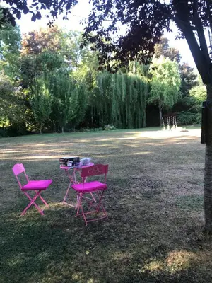Jardin de l'établissement Studio meublé près des plages du débarquement