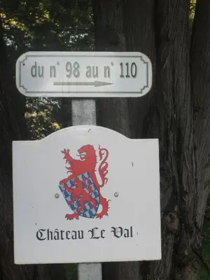 Certificat, récompense, panneau ou autre document affiché dans l'établissement Chateau Le Val