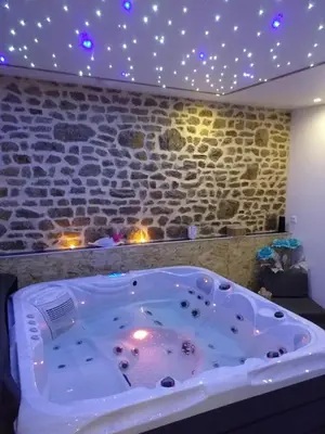 Plan de l'établissement Le Ptit Spa de L'Abbaye Suite love et Spa privé