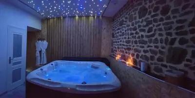 Plan de l'établissement Le Ptit Spa de L'Abbaye Suite love et Spa privé