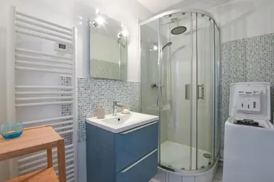Salle de bains dans l'établissement Le Voilier
