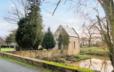 Jardin de l'établissement Nice Home In Auxais With Wifi