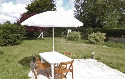 Jardin de l'établissement Amazing Home In Anneville Sur Mer