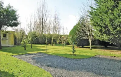 Jardin de l'établissement 1 Bedroom Awesome Home In Carolles