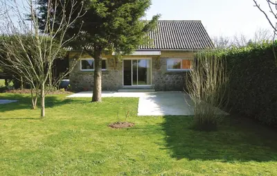 Jardin de l'établissement 1 Bedroom Awesome Home In Carolles