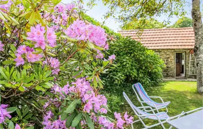 Jardin de l'établissement Gorgeous Home In Quettehou With Wifi