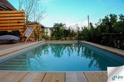 Piscine de l'établissement Villa Jules Grand Gîte ou située à proximité