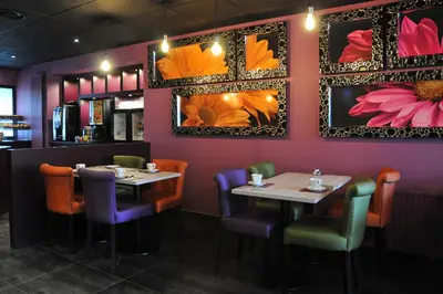 Restaurant ou autre lieu de restauration dans l'établissement Hôtel Des Quatrans