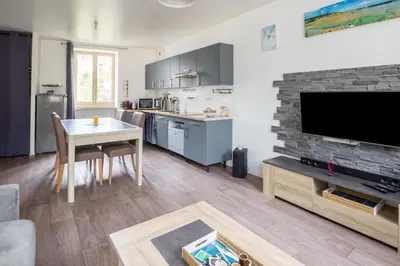 Cuisine ou kitchenette dans l'établissement Le P'tit Cancalais