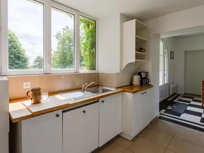 Cuisine ou kitchenette dans l'établissement Holiday Home Maison Sainte Claire by Interhome