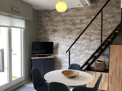 Télévision ou salle de divertissement dans l'établissement Cabourg: Appartement 3P à 200m de la plage, 2 chambres, balcon, internet - FR-1-487-277