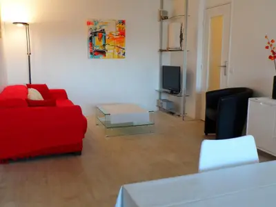 Télévision ou salle de divertissement dans l'établissement CABOURG - 2P Proche Plage avec Balcon et Parking - FR-1-487-292