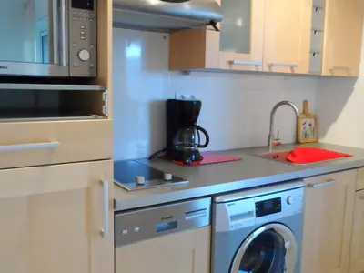 Cuisine ou kitchenette dans l'établissement CABOURG - 2P Proche Plage avec Balcon et Parking - FR-1-487-292