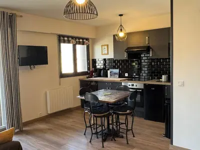 Cuisine ou kitchenette dans l'établissement Appartement 2P, vue mer, animaux acceptés, parking - FR-1-487-302