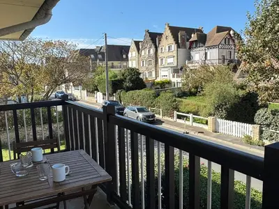 Balcon ou terrasse dans l'établissement Appartement 2P, vue mer, animaux acceptés, parking - FR-1-487-302