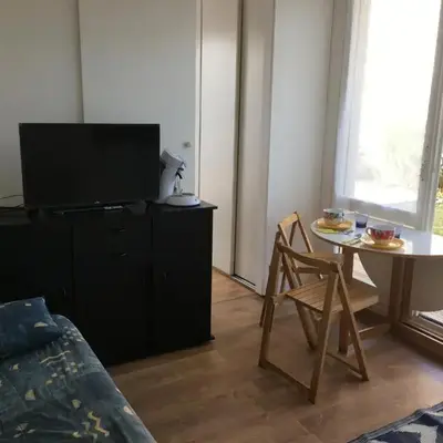 Appartement 2 pièces avec terrasse près de la plage - Merville-Franceville - FR-1-487-311