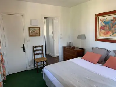 Un ou plusieurs lits dans un hébergement de l'établissement Villa avec Jardin à Cabourg, Proche Plage et Centre - FR-1-487-324