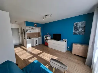 Cuisine ou kitchenette dans l'établissement Studio bord de mer en résidence MERVILLE FRANCEVILLE PLAGE