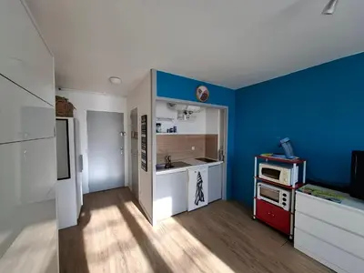 Cuisine ou kitchenette dans l'établissement Studio bord de mer en résidence MERVILLE FRANCEVILLE PLAGE