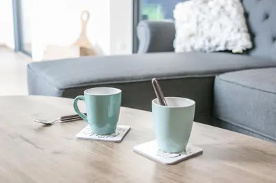Coin salon dans l'établissement Quijote, Maison moderne avec terrasse à Caen