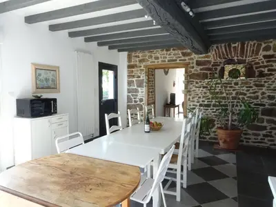 Télévision ou salle de divertissement dans l'établissement Country House near Mont St Michel