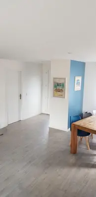 Coin salon dans l'établissement Maison moderne plein coeur de Ouistreham