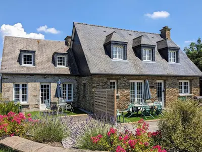 Jardin de l'établissement Le Rondot - Maison de campagne proche Mont-Saint-Michel 12km
