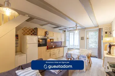 Cuisine ou kitchenette dans l'établissement Charmante maison pêcheur - 50m mer