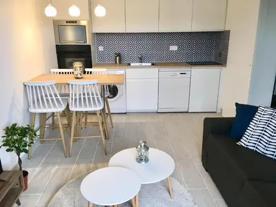 Cuisine ou kitchenette dans l'établissement Rez de jardin en Accès direct mer(100m) près de la Thalasso