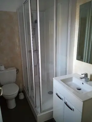Salle de bains dans l'établissement Chez Colette