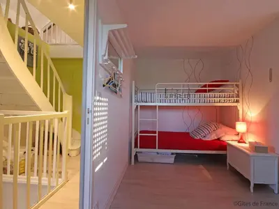 Un ou plusieurs lits dans un hébergement de l'établissement Grande maison familiale avec jardin et animaux acceptés près de la voie verte - FR-1-497-132