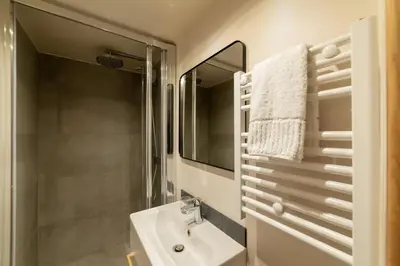 Salle de bains dans l'établissement La Fontaine Cottage - Proximité historique - Bayeux