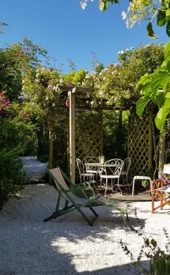 Jardin de l'établissement Au 3 La Cour à Tôt