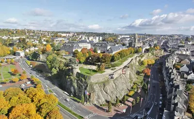 Vue panoramique sur l'établissement L'INTIMISTE à Saint Lô - Atypique - Studio Duplex Privé tout équipé - Gare - Centre - Parking gratuit - Entrée autonome - Chambre en mezzanine - Wifi - Netflix - Lave-linge